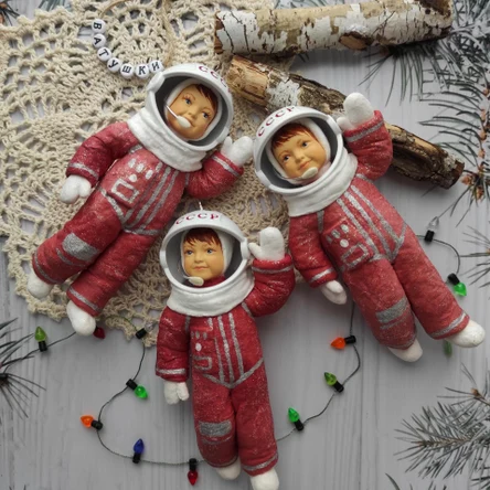 Космонавт