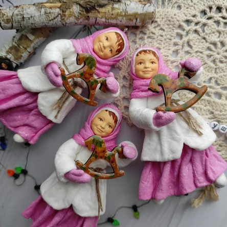 Маруся с лошадкой
